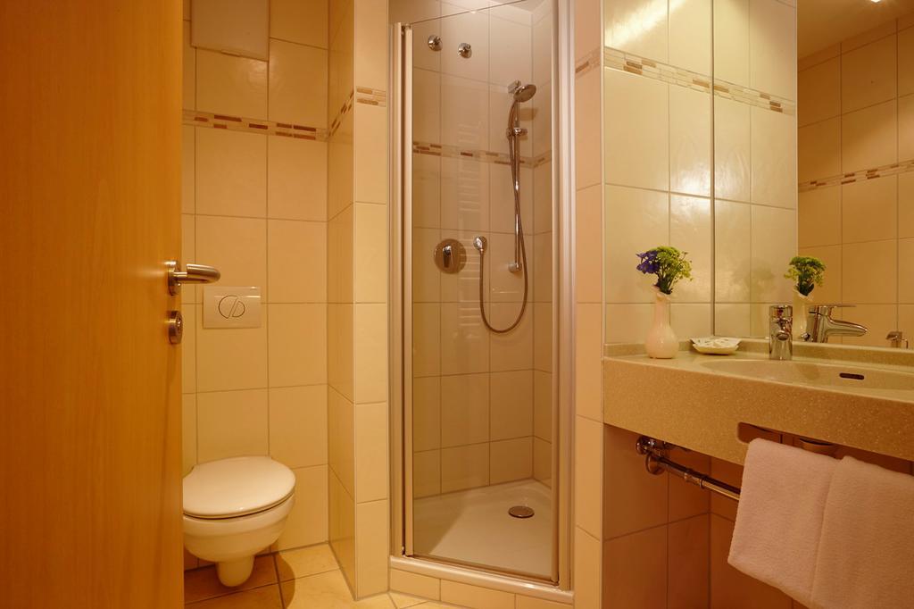 Hotel Eberl Хаттенхофен Номер фото