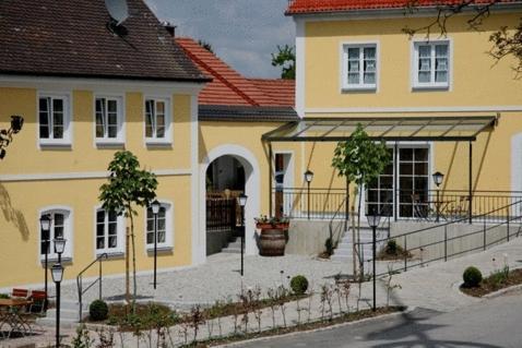 Hotel Eberl Хаттенхофен Экстерьер фото